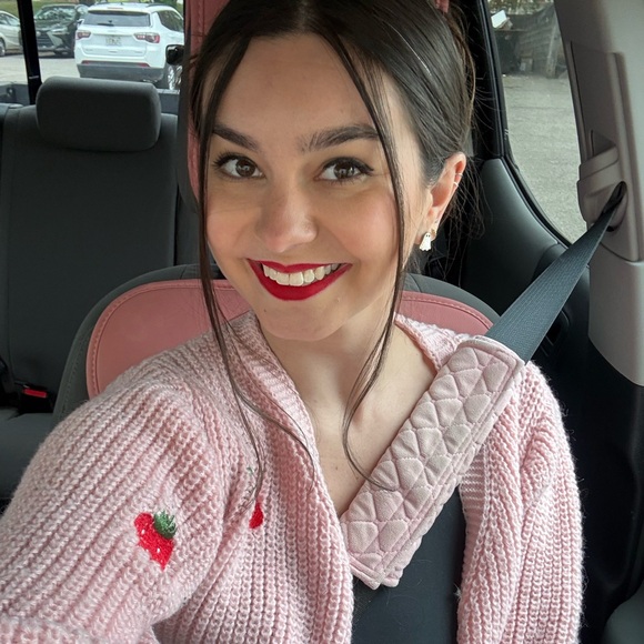 Meet your Posher, Whitney - Picture 1 of 1